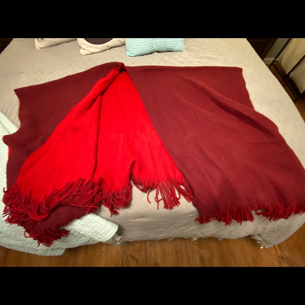 Reversible red shawl